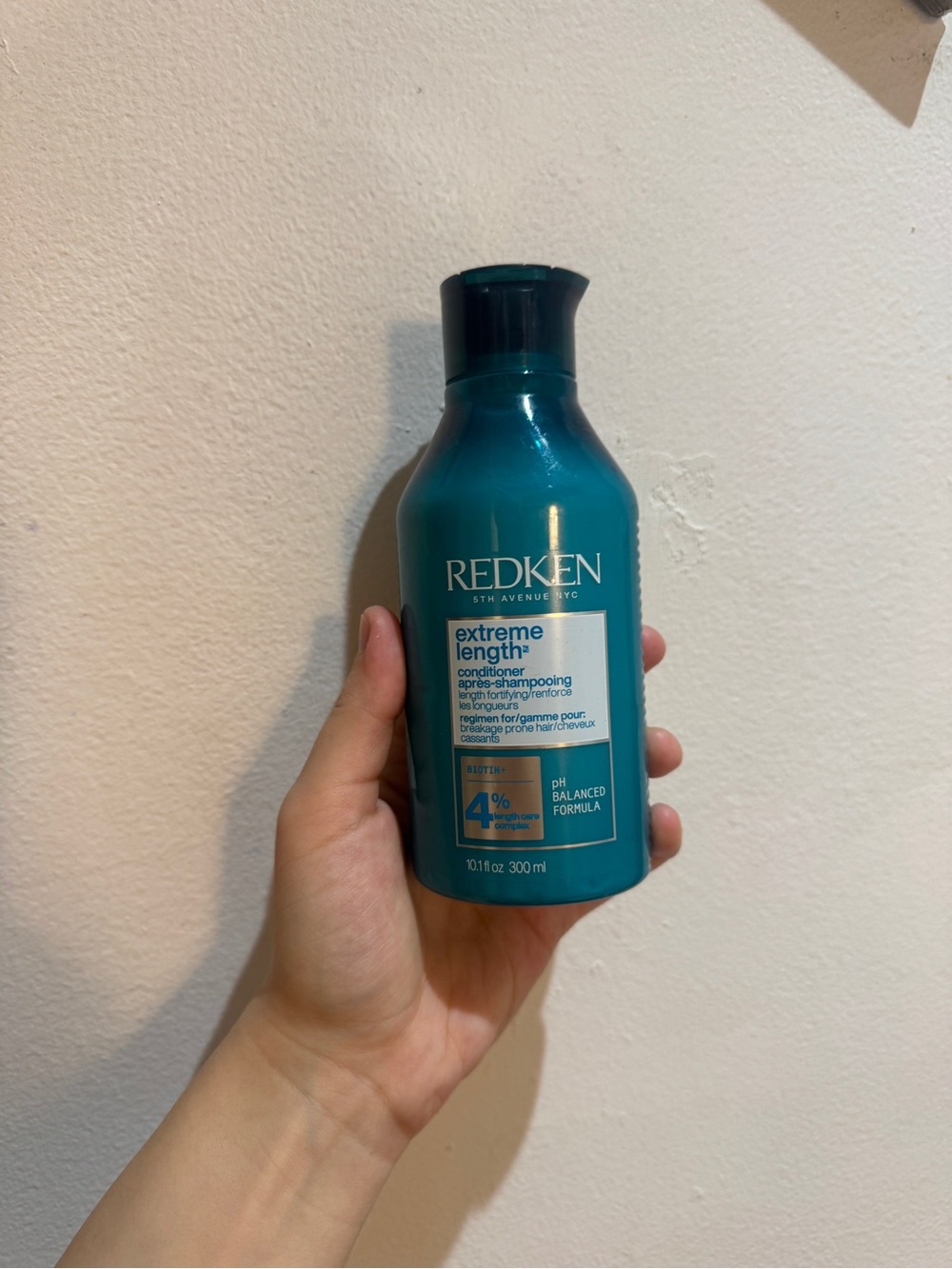 Redken Extreme Length Conditioner - Teal Green Bottle